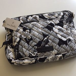 NWT Vera Bradley - RFID little hipster